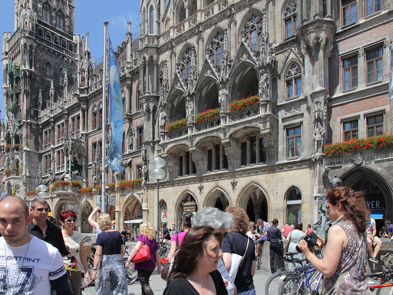 Глазами очевидцев: Мариенплац, ратуша и свиная рулька. Мюнхен